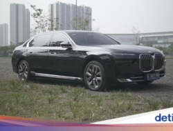 Siapa Bilang Mahal? Segini Biaya Perjalanan Bandung-Jakarta Pakai Sedan Mewah BMW i7