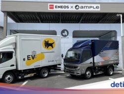 Fuso Pamer Swap Baterai Truk Ke Di Publik, Sistemnya Otomatis!