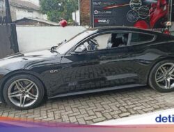 Interior Mustang GT Fastback Milik Sule Mau Didandani Lebih Menyala