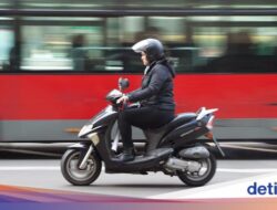 7 Penyebab Kendaraan Bermotor Roda Dua Ngebul yang Penting Diketahui Pengendara