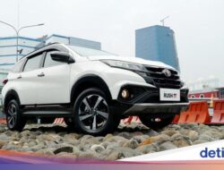 Tampang Kembar, Segini Beda Harga Toyota Rush dan Daihatsu Terios