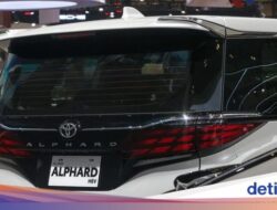 Toyota Alphard ‘Dikeroyok’