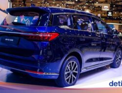 Daftar Kendaraan Pribadi Bertenaga Listrik Terlaris November 2024: BYD M6 Laris Manis