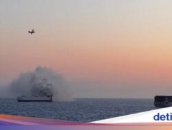 Kapal Pengangkut Ratusan Kendaraan Pribadi Elektrik Terbakar, Ditinggal Hingga Laut, Belum Padam