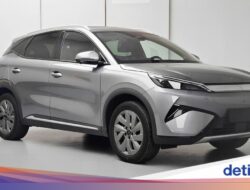 Makin Ganas! BYD Atto 3 Pakai Kendaraan Bermotor Roda Dua Listrik BYD Seal