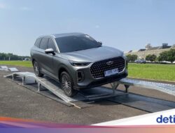 Mewah, Bertenaga, Harga Pepet Pajero Sport-Fortuner
