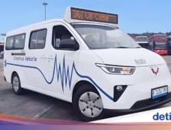 Wuling Uji Coba Jalan Mitra EV Bareng Transjakarta
