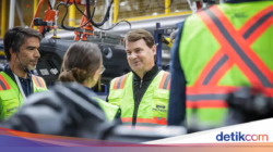 Bos Ford Blak-blakan Sebut Tertinggal 25 Tahun Bersama Produsen Kendaraan Pribadi China