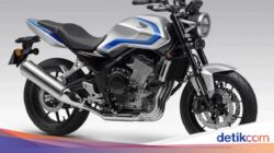 Honda CB500 Super Four Meluncur, Bisa Pindah Gigi Tanpa Tarik Kopling
