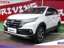 Toyota Rush Cuma Disegerin Tipis-tipis, Kenapa Masih Laku?