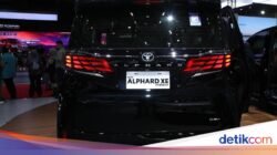 Spesifikasi Toyota Alphard versi Termurah, Ini Fitur yang Absen