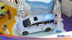 Ada Apa Nih, Kok Ada Spider-Man dan Frozen Di Pameran Kendaraan Pribadi Wuling?