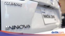 Nyicil Kijang Innova Zenix Rp 2 Jutaan per Bulan, DP Minimal Segini