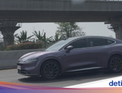 Kendaraan Pribadi Diduga EV Huawei-Chery Beredar Di Jalanan Jakarta