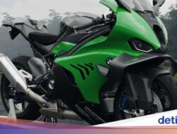 BMW Bikin M 1000 Edisi Spesial 100 Tahun Nurburgring, Cuma 100 Unit